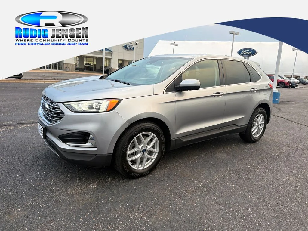 Used 2022 Silver Ford SEL image 1