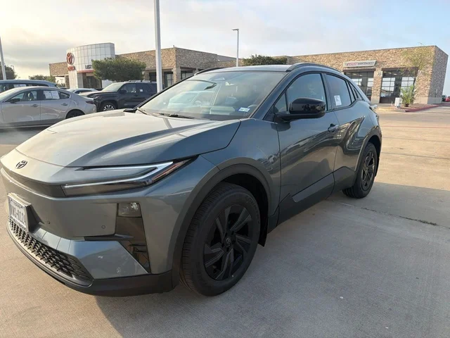Pre-Owned 2026 Toyota C-HR SE AWD 4D Sport Utility