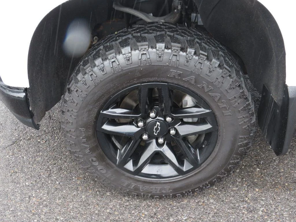 Used 2021 Summit White Chevrolet Custom Trail Boss image 12