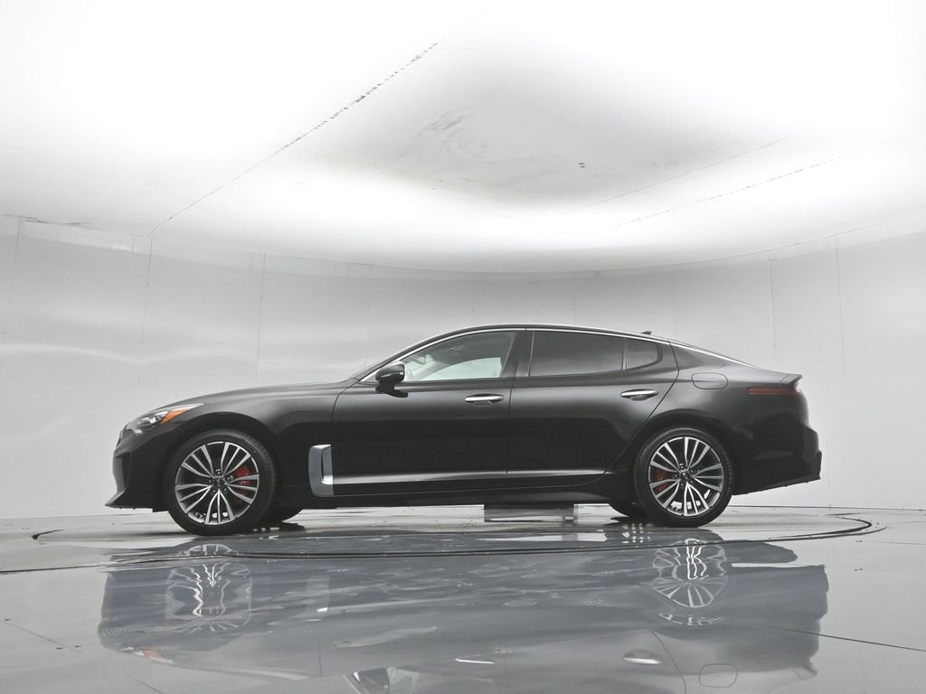 Used 2019 Black Kia Premium image 7
