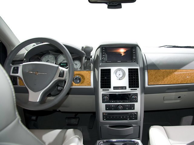Used 2010 Brilliant Black Crystal Pearlcoat Chrysler Touring image 5