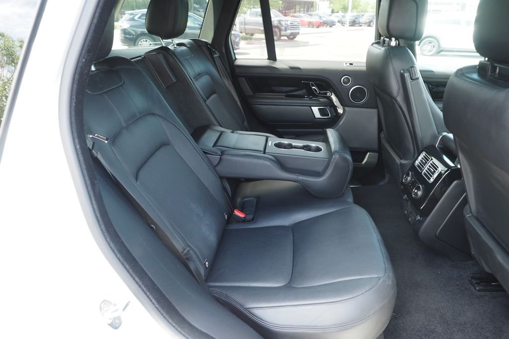 Used 2022 White Land Rover Westminster image 21