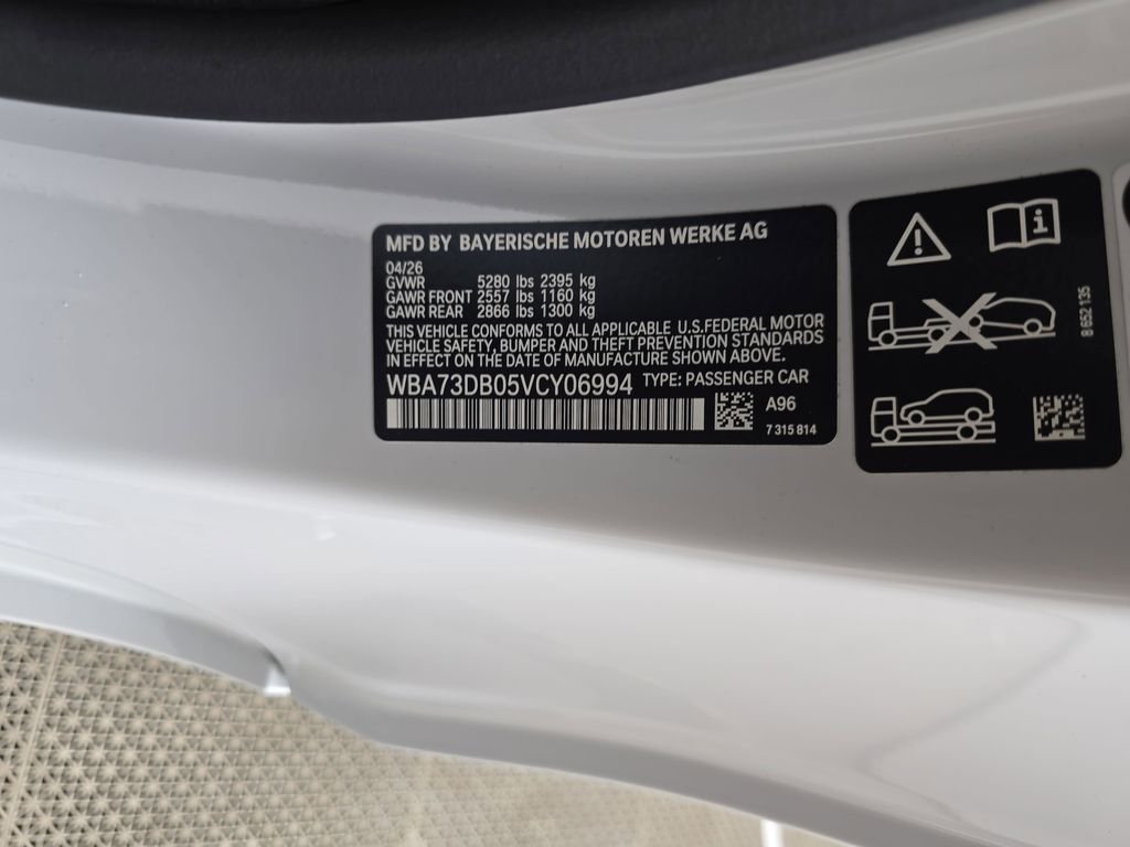 New 2027 Mineral White Metallic BMW M440i xDrive image 29