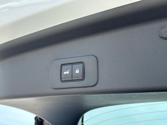 New 2026 Everest White Pearl TriCoat Nissan SL image 14