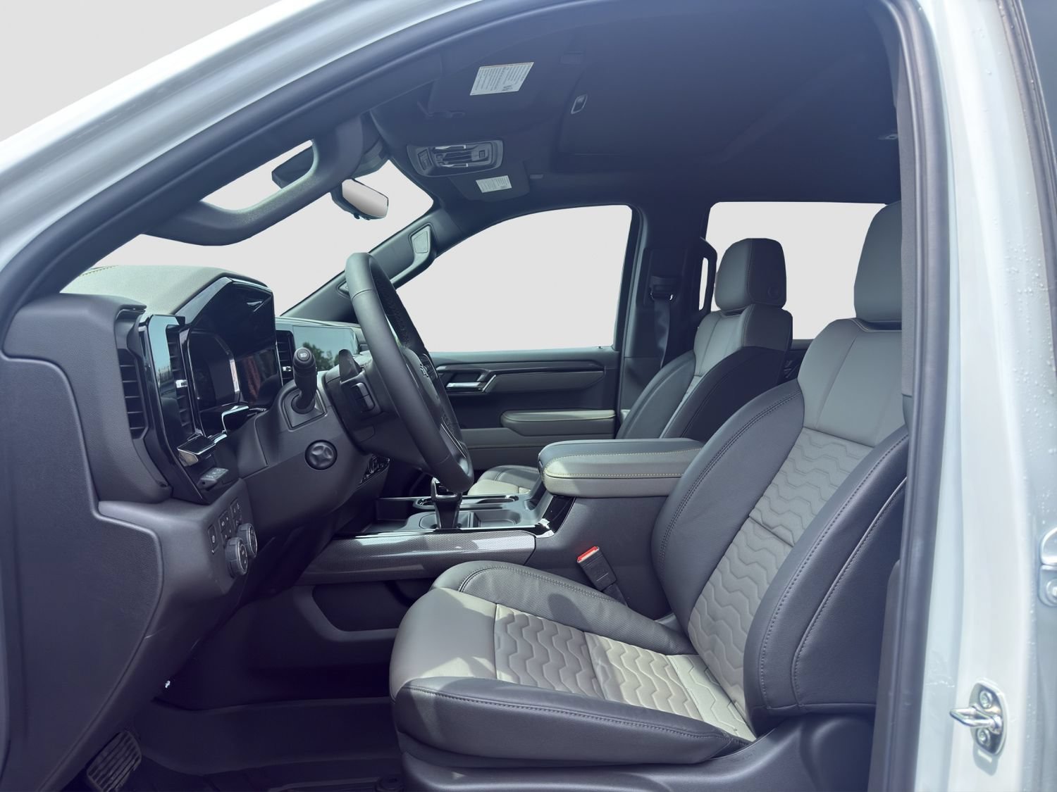 2026 Chevrolet Silverado 1500 ZR2 - Photo 9