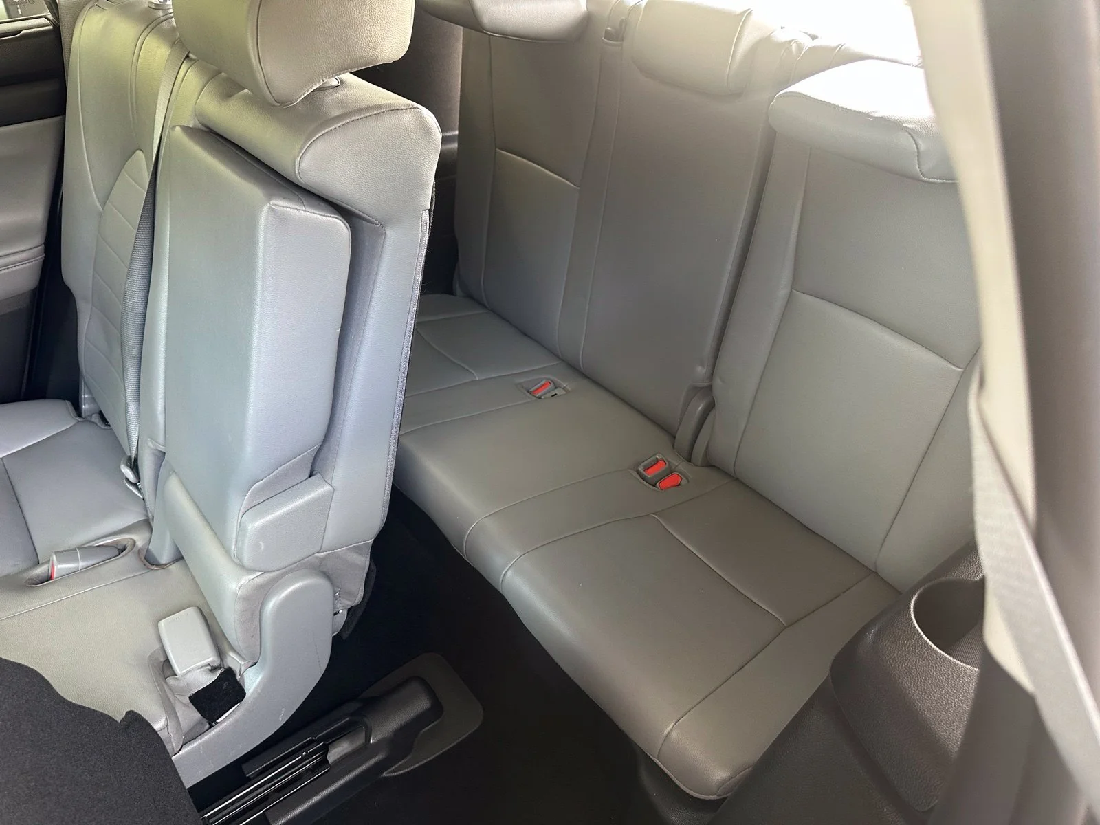 Used 2022  Toyota XLE image 30