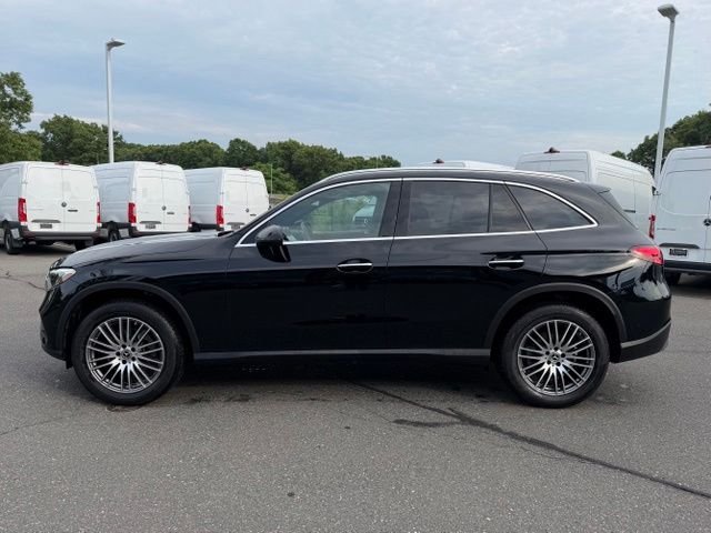 Used 2026 Black Mercedes-Benz GLC 300 image 4