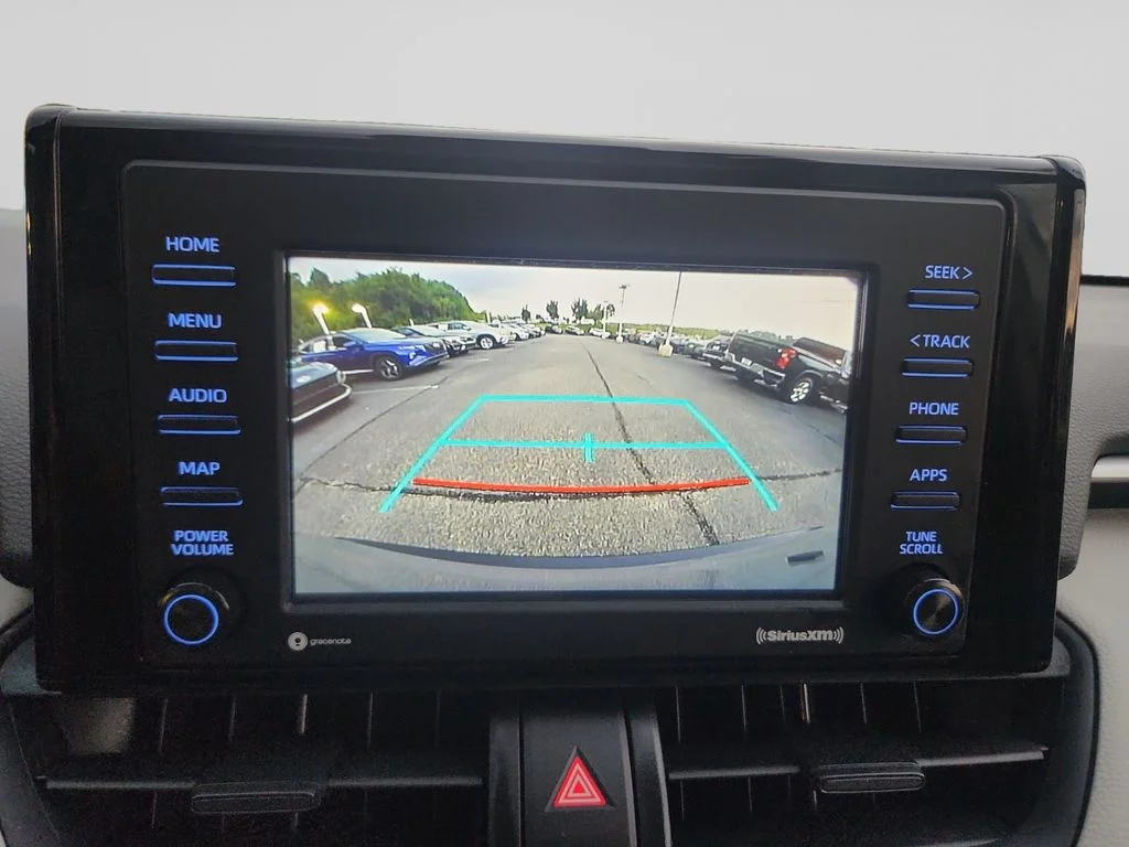 Used 2022 Silver Toyota XLE image 22