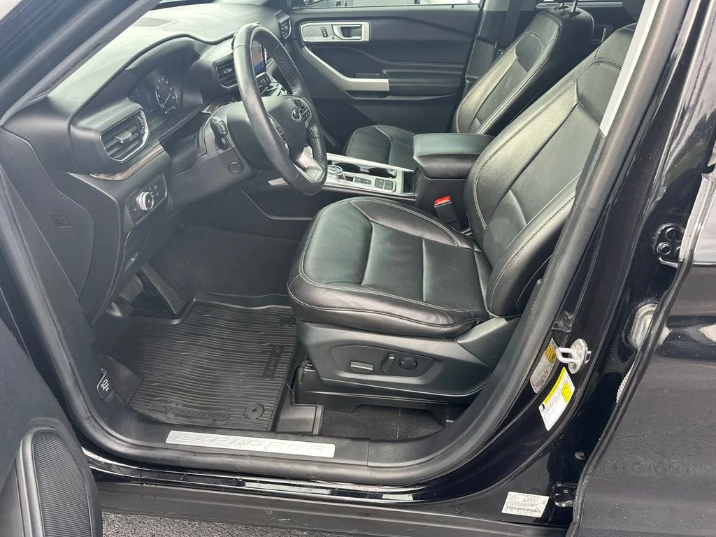 Used 2021 Black Ford Limited image 9