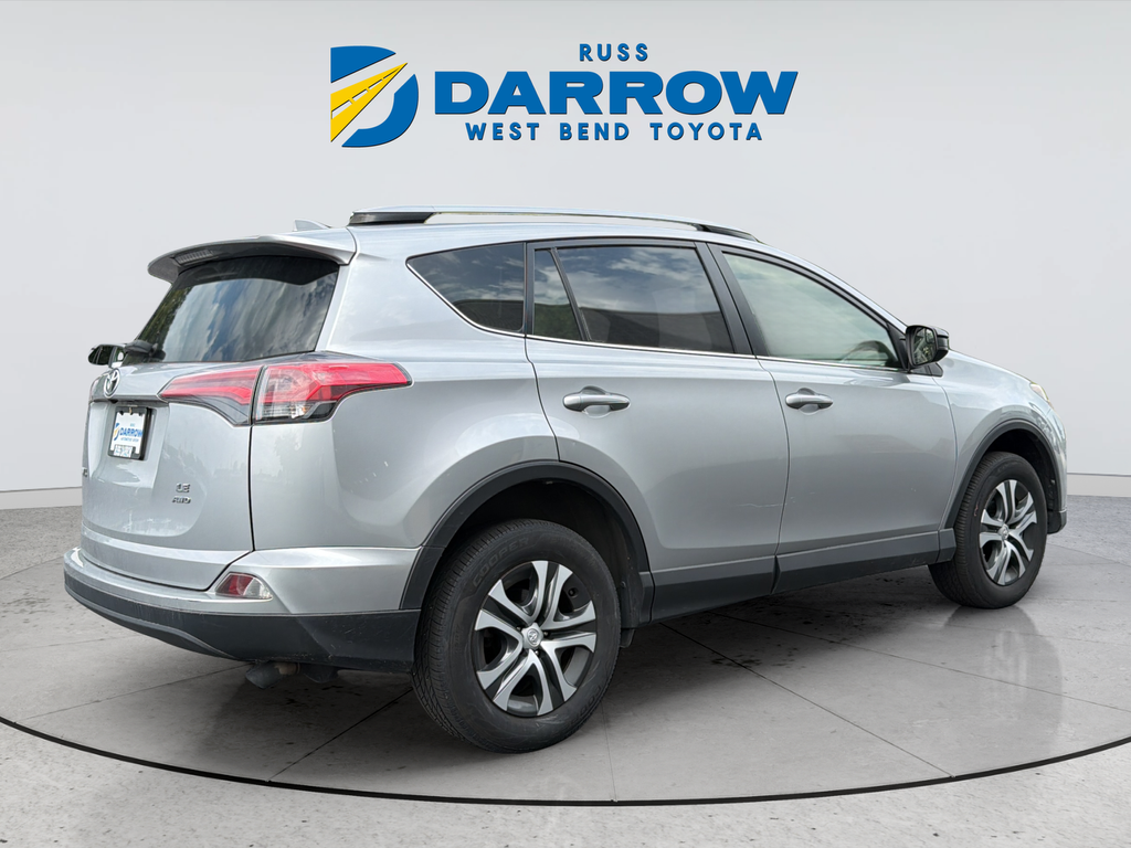 Used 2018 Silver Toyota LE image 5