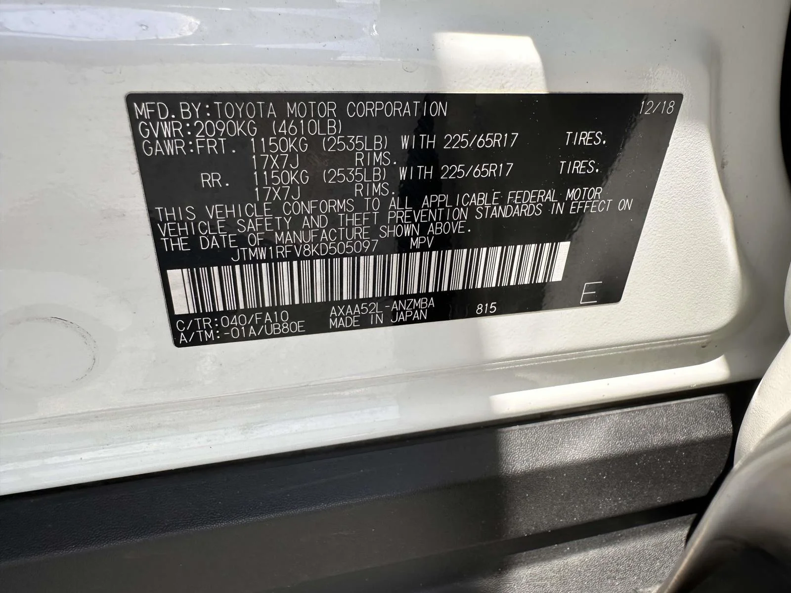 Used 2019 White Toyota XLE image 20