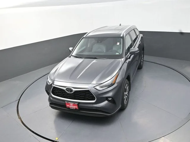 Used 2023 Gray Toyota XLE image 24