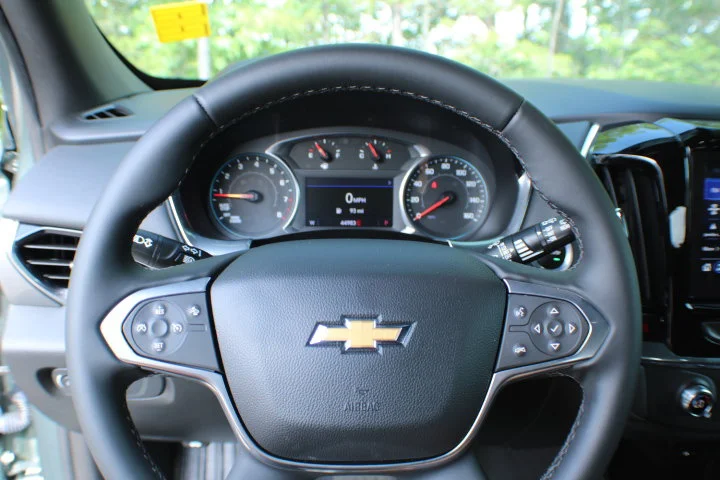 Used 2023 Silver Sage Metallic Chevrolet LT Cloth image 8