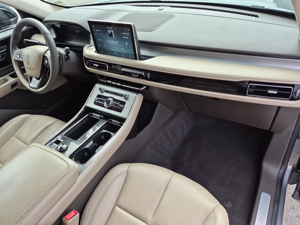 Used 2023 Gray Lincoln Standard image 35