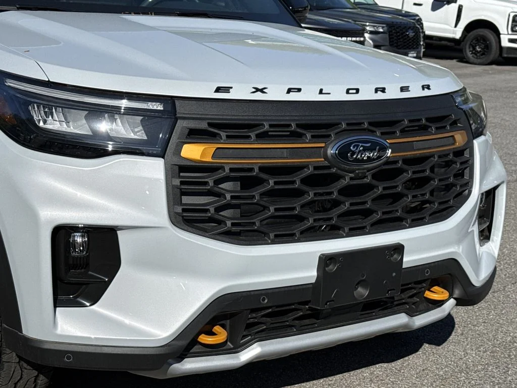 New 2026 White Ford Tremor image 7
