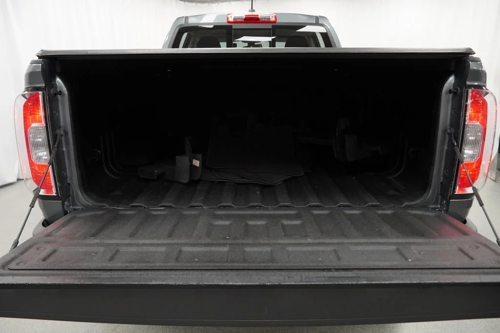 Used 2020 SATIN STEEL METALLIC GMC 4WD SLE image 25