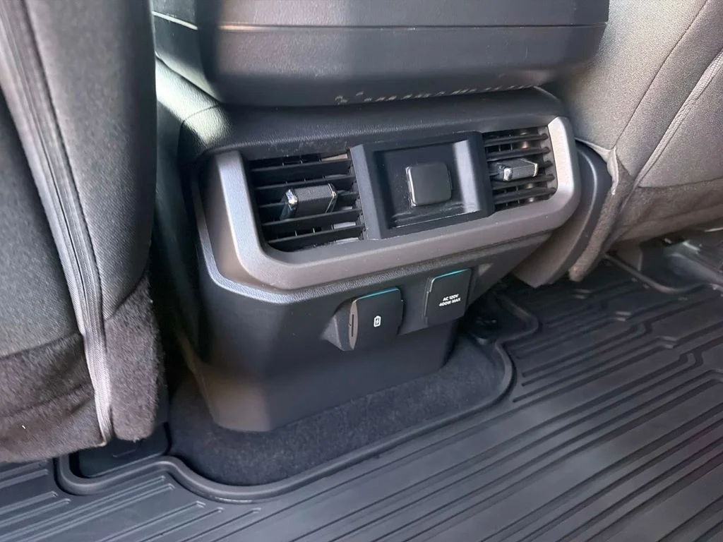 Used 2023 Blue Ford XLT image 17