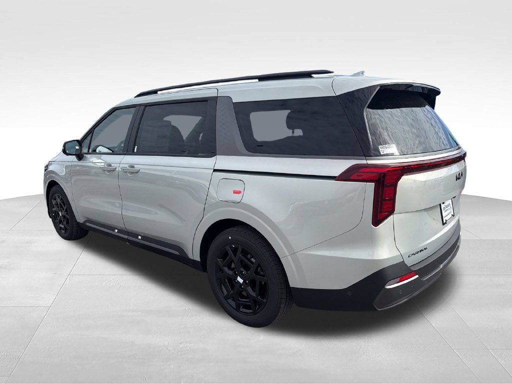 New 2027 Silver Kia SX image 3