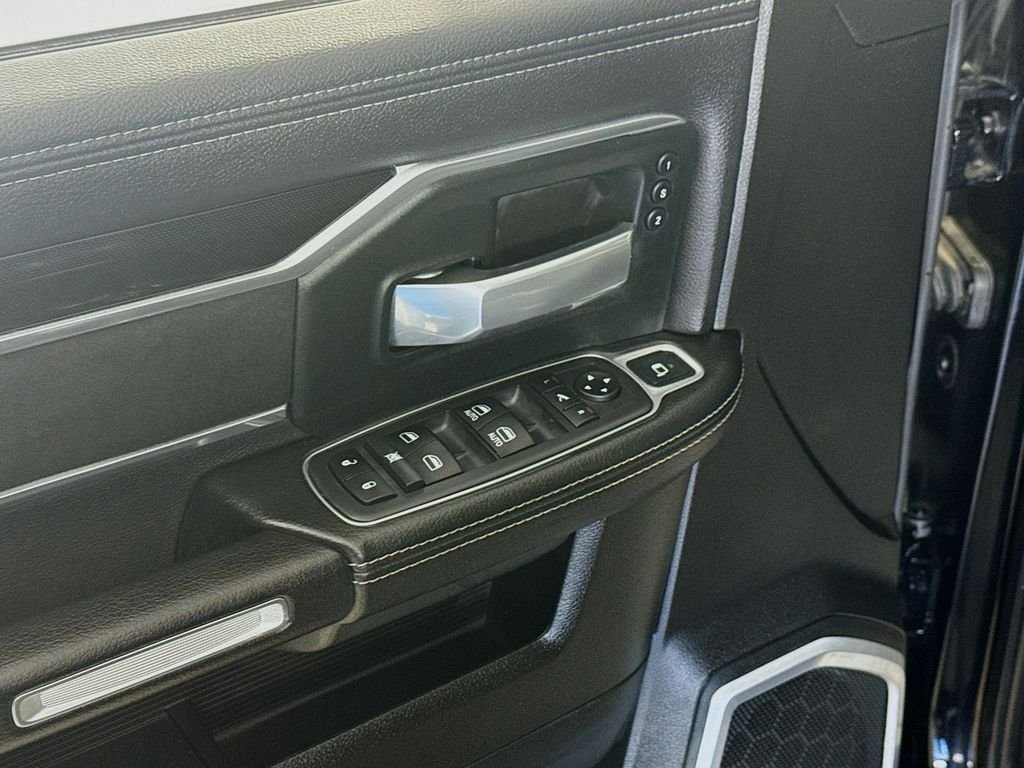 Used 2019 Diamond Black Crystal Pearlcoat Ram Laramie image 22