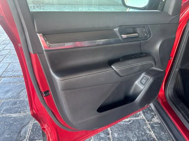 Used 2025 Red GMC Elevation image 9