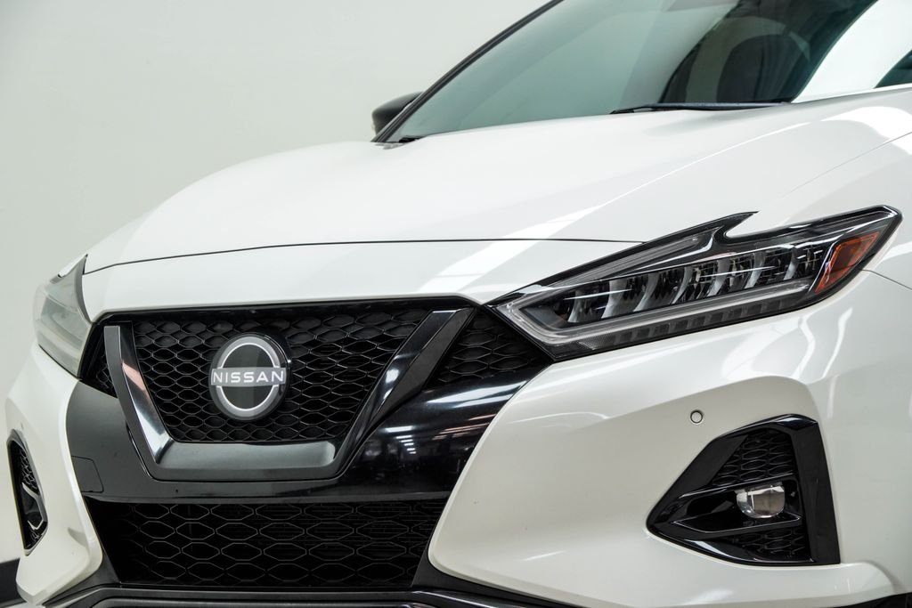 Used 2023 White Nissan SR image 2