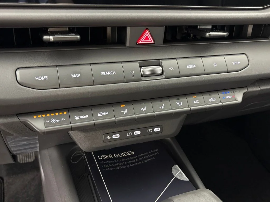 New 2027 Snow White Pearl / Black Roof Kia X-Line image 38