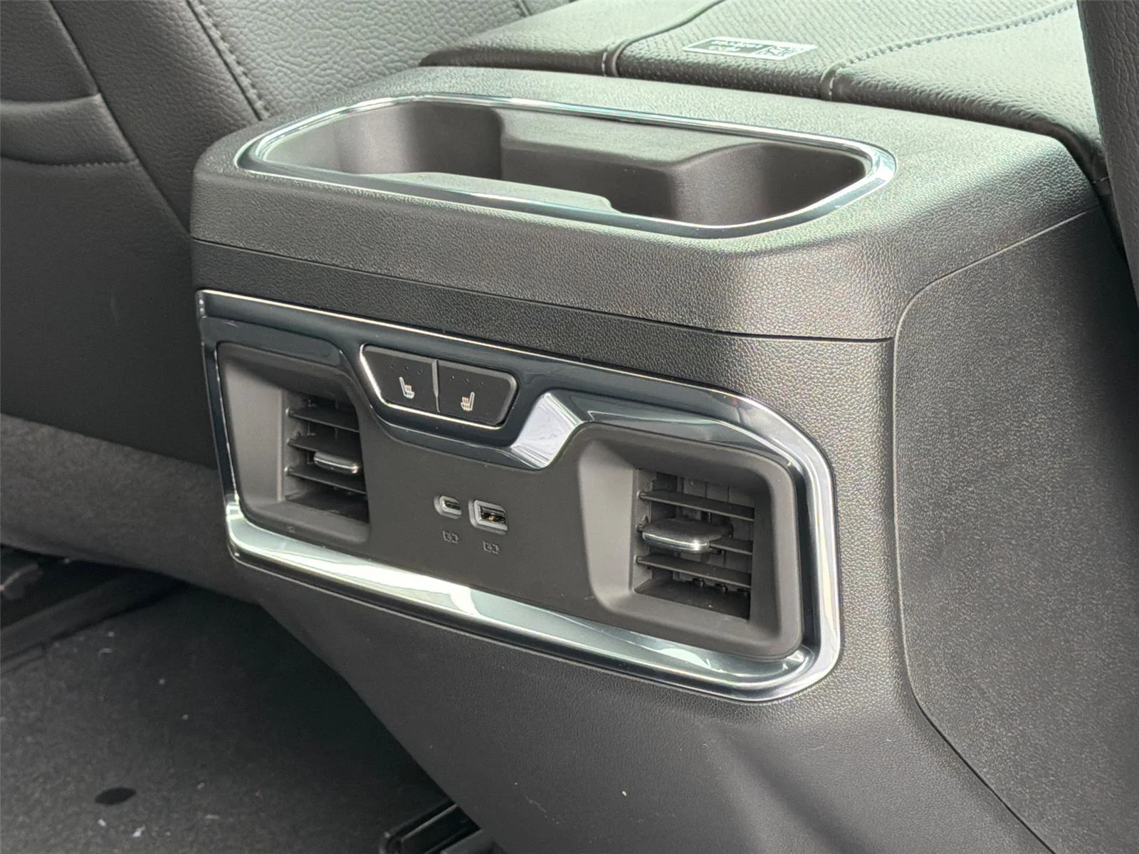 2026 GMC Sierra 1500 Denali - Photo 13