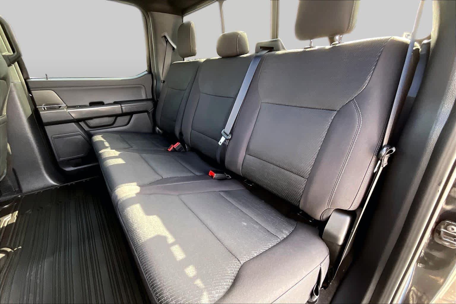 Used 2024 Agate Black Metallic Ford XLT image 19