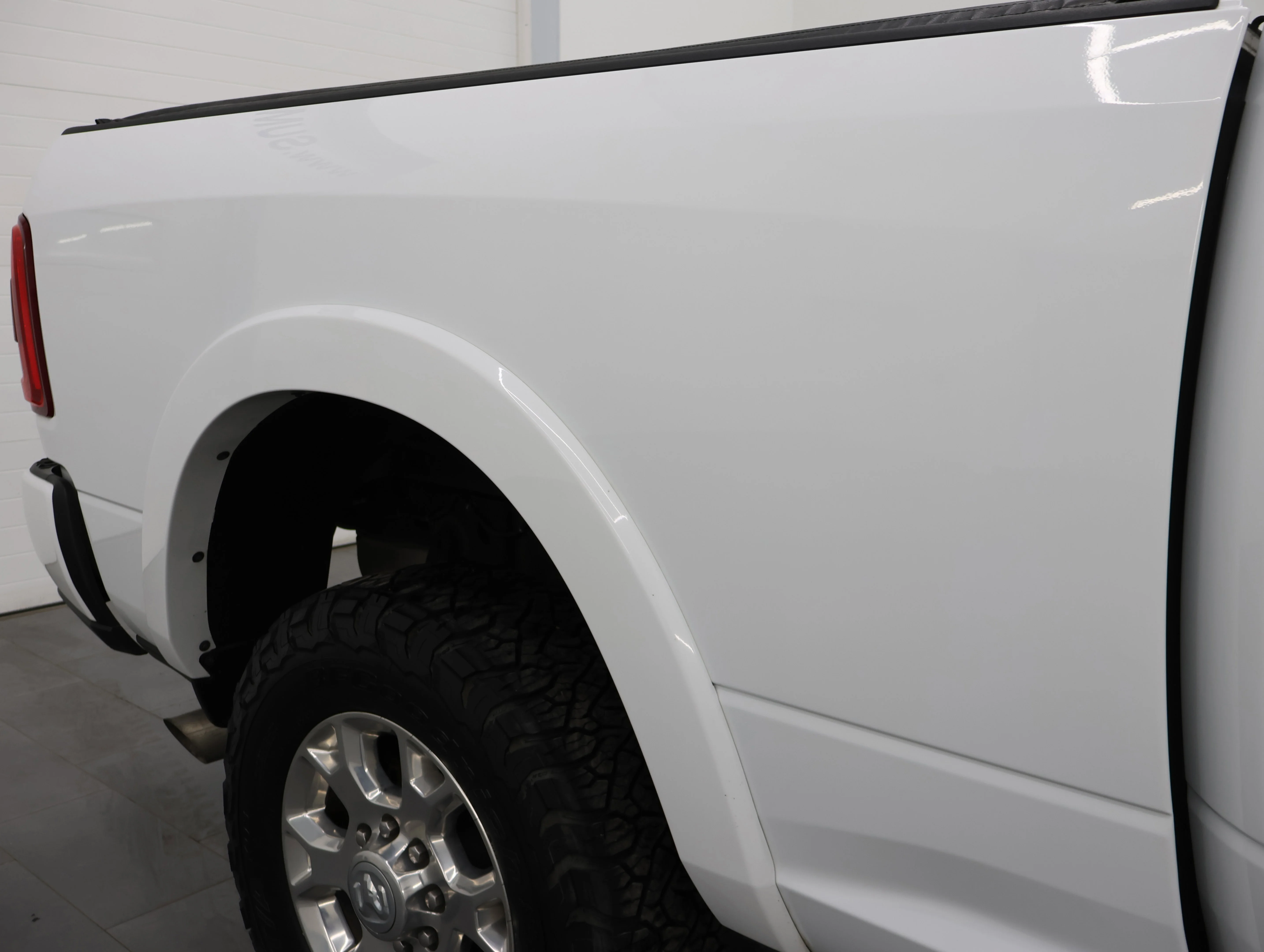 Used 2022 Bright White Clearcoat Ram Laramie image 24