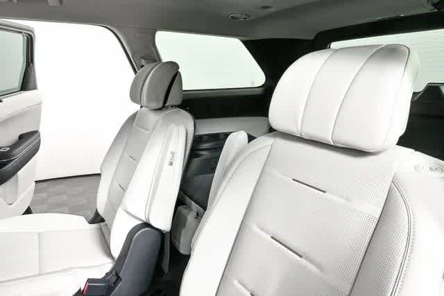 New 2026 Abyss Black Pearl Hyundai Calligraphy AWD image 30