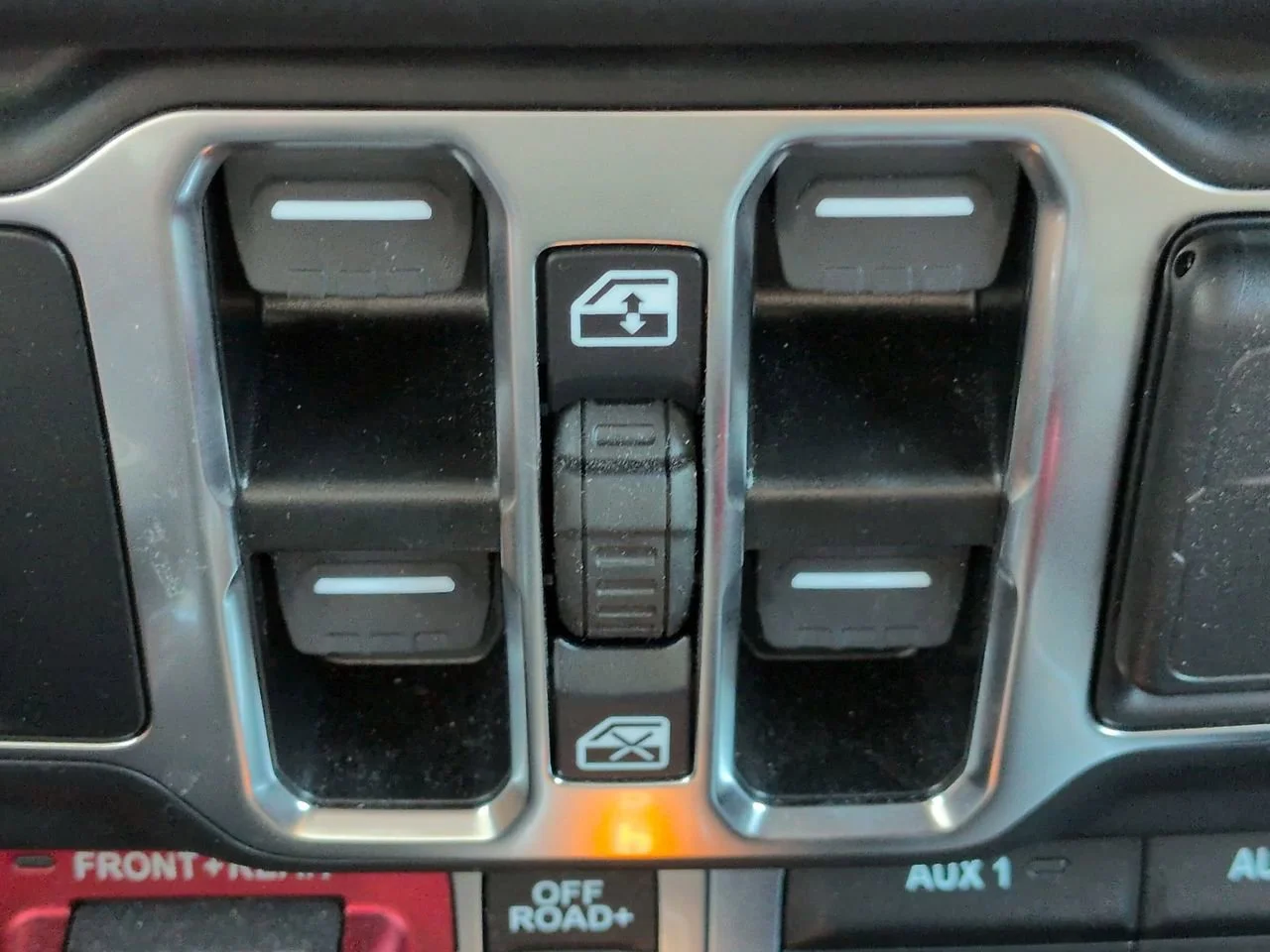 Used 2024 Anvil Clear Coat Jeep Rubicon image 23