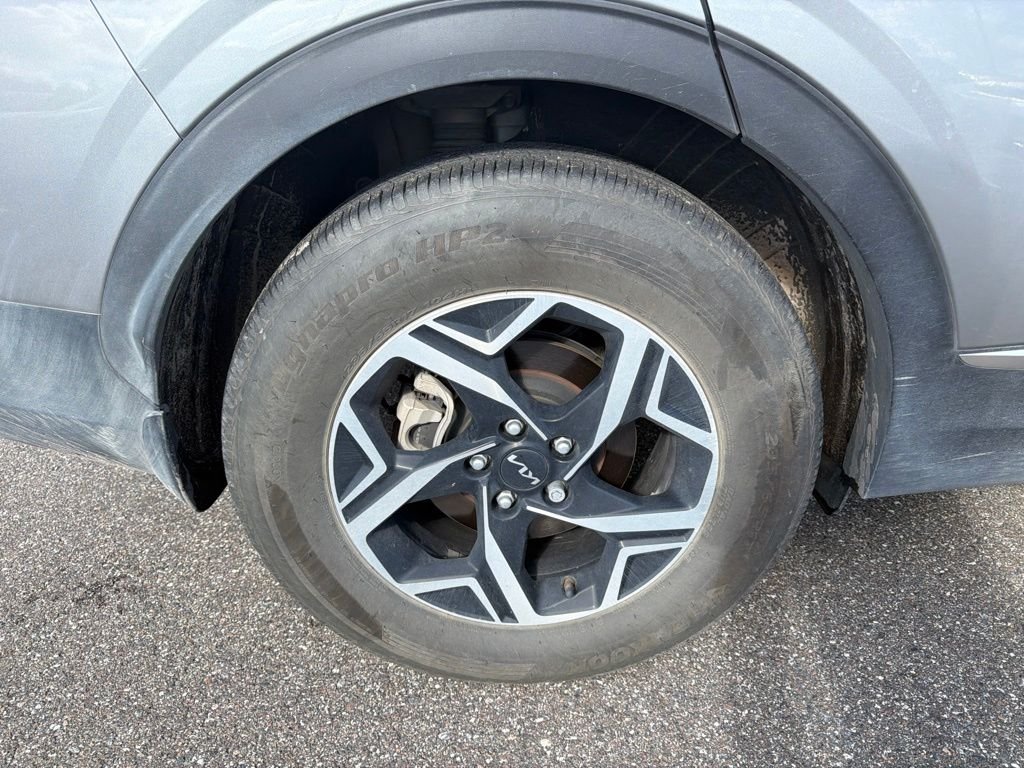 Certified Used 2025 Steel Gray Kia LX image 28