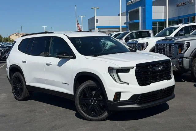 New 2026 Summit White GMC Elevation image 2