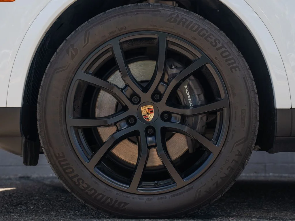 Used 2025 White Porsche Base image 12