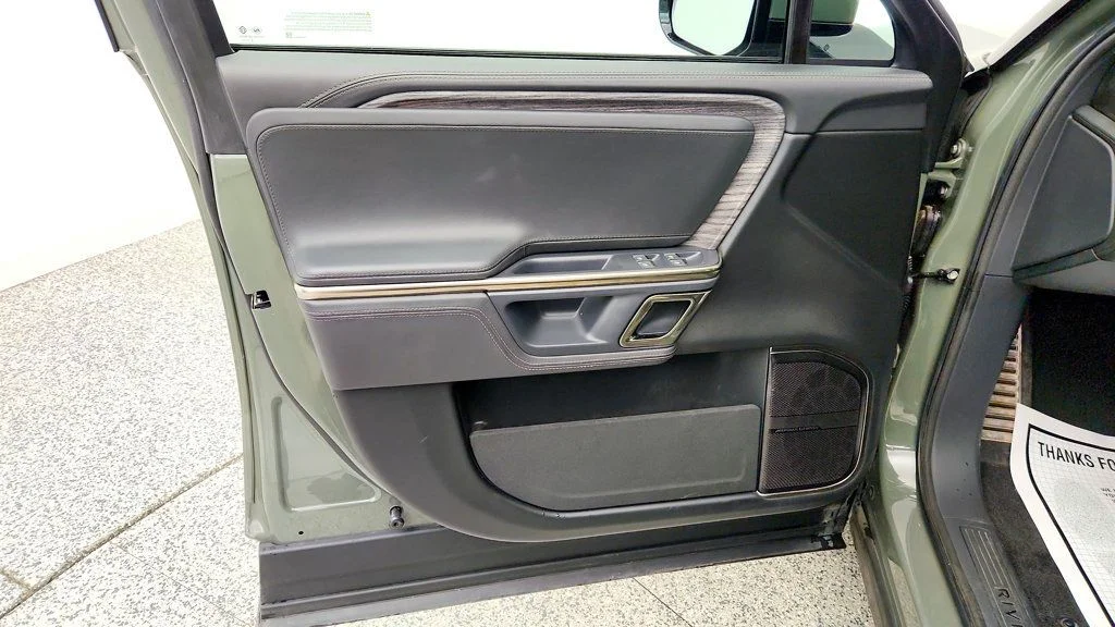Used 2022 Forest Green Rivian Launch Edition AWD image 11