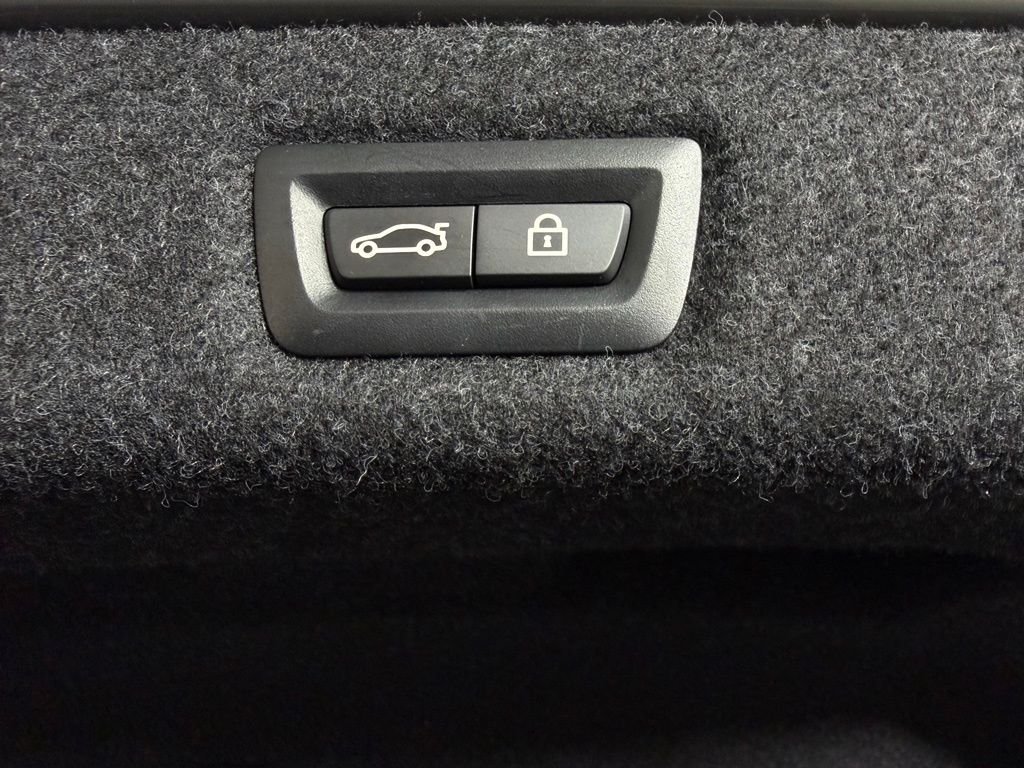 Used 2021 Gray BMW 540i image 29