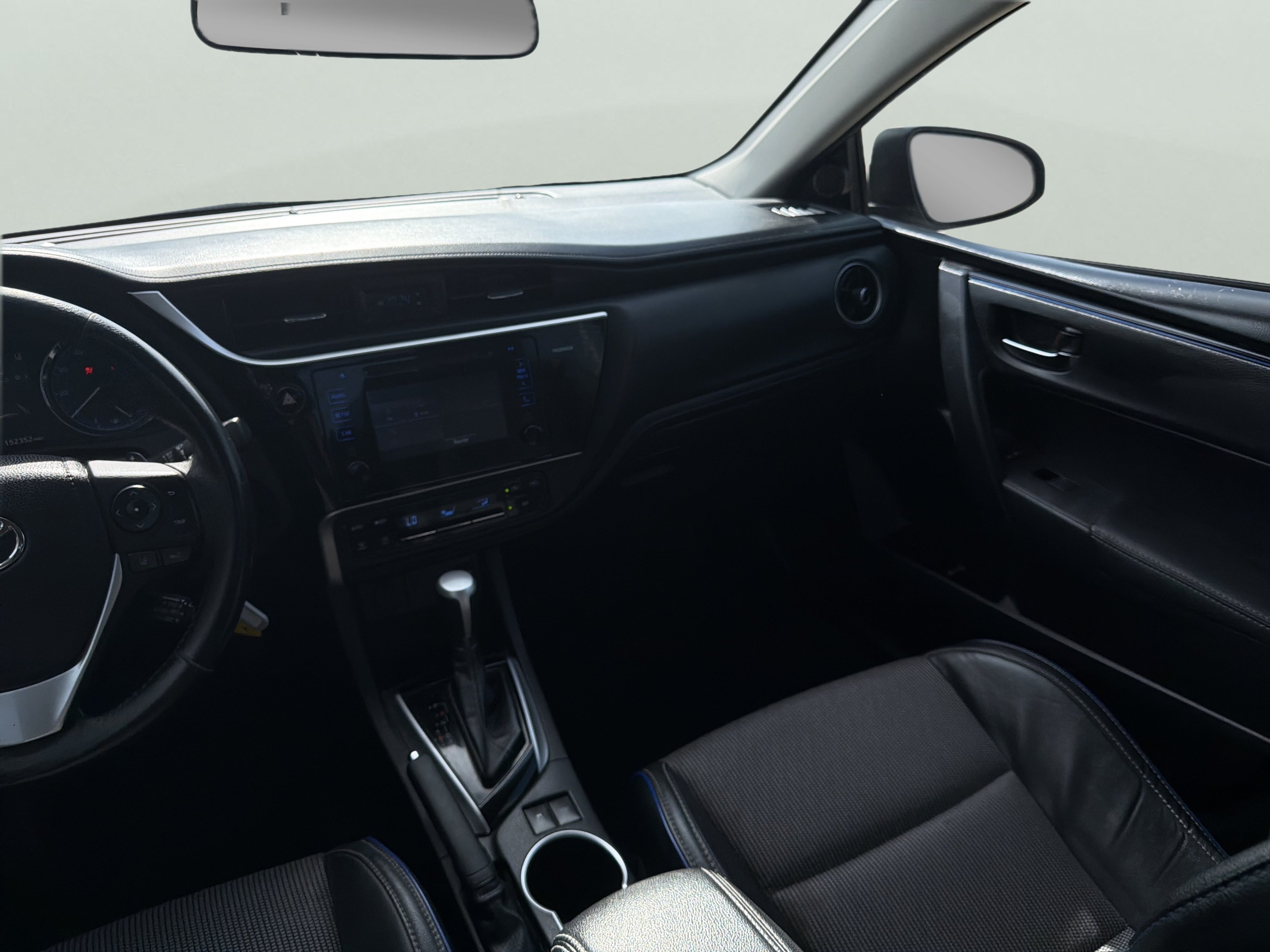 Used 2017 Silver Toyota SE image 25