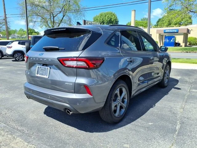 2024 Ford Escape ST-Line - Photo 5