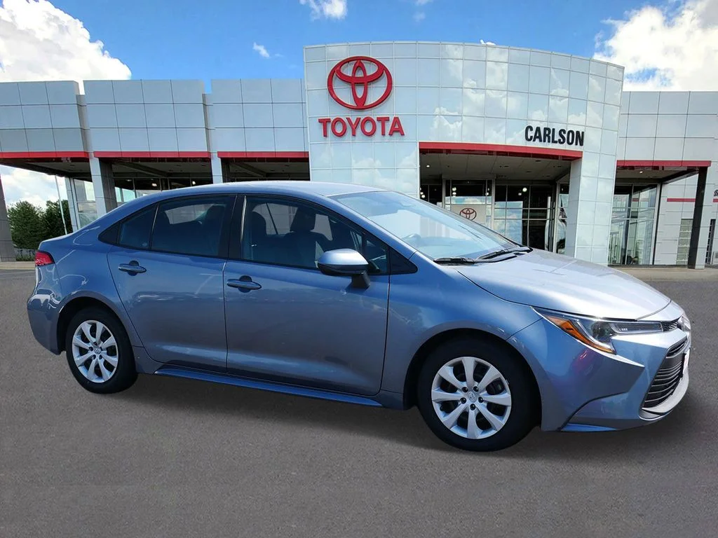 Used 2024  Toyota LE image 2