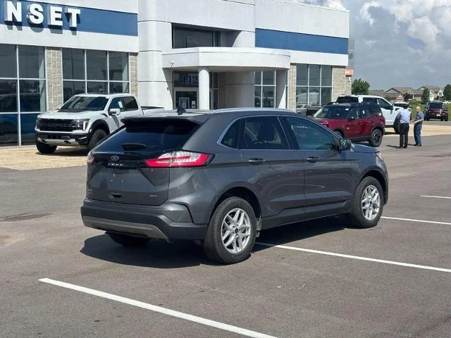Used 2024 Carbonized Gray Metallic Ford  image 3