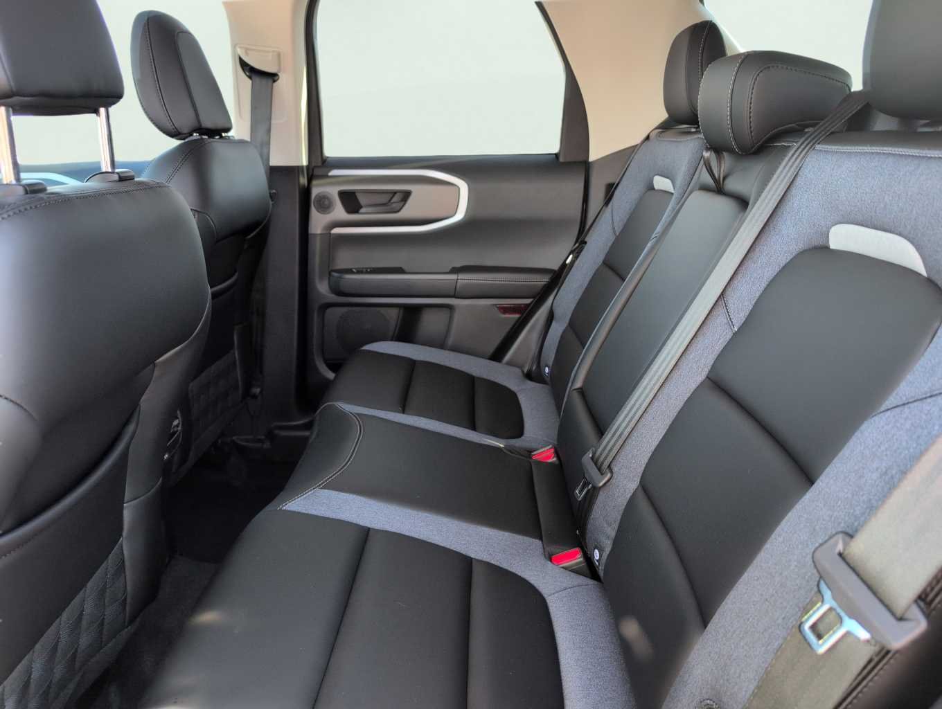 New 2025 Carbonized Gray Metallic Ford Outer Banks® image 23