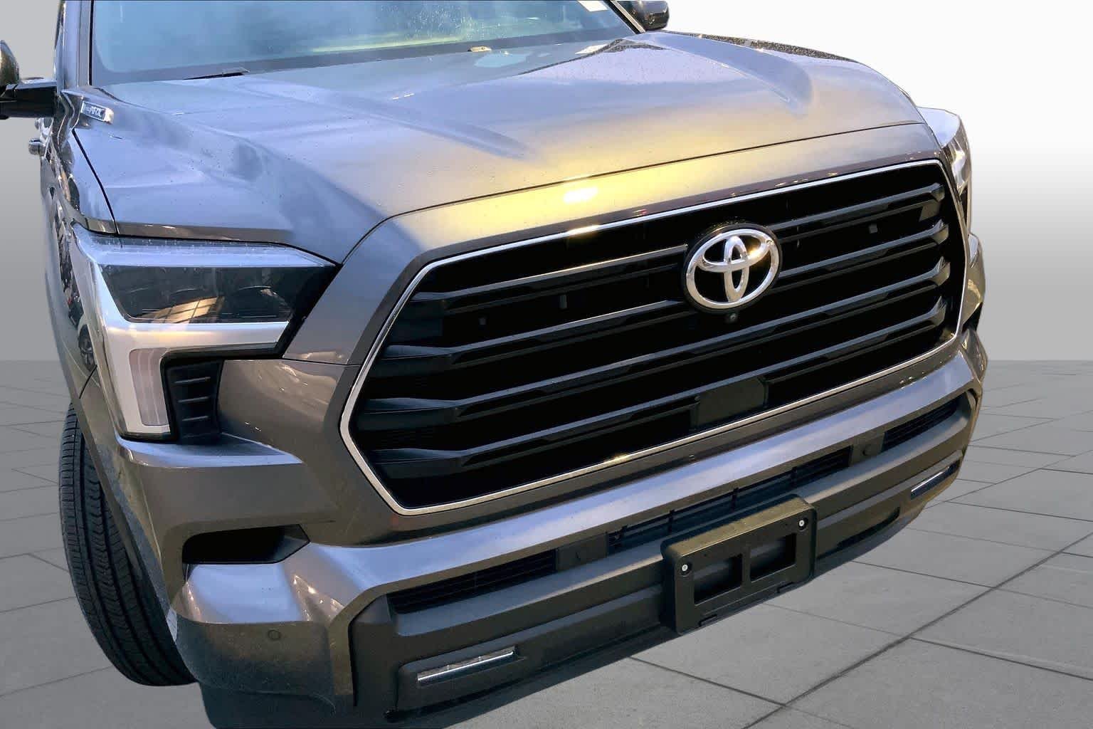 Used 2025 Magnetic Gray Metallic Toyota SR5 image 27