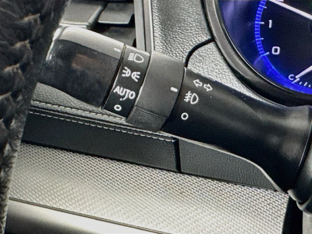 Used 2019 Gray Subaru 2.5i Premium image 13