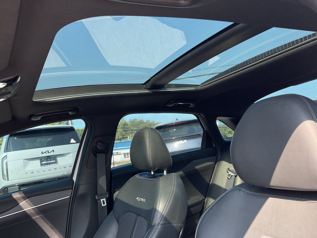 Used 2021 Glacial White Pearl Kia GT-Line image 18