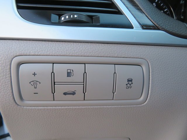 Used 2015 Casablanca White Hyundai 3.8L image 33