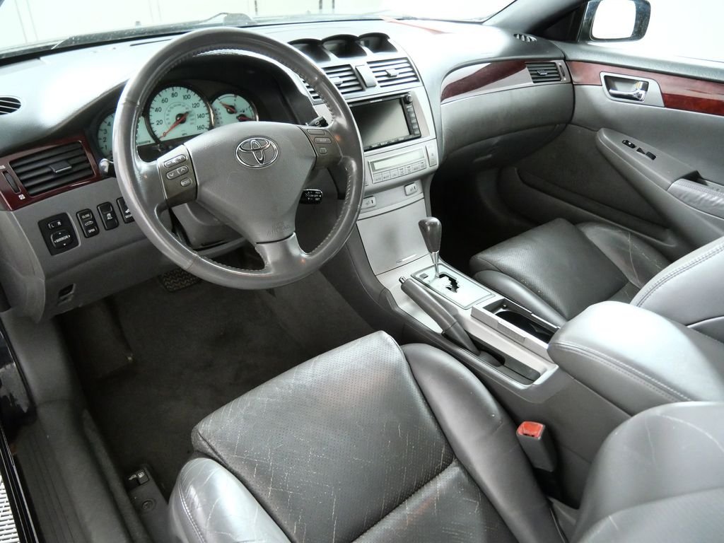 Used 2004 Black Toyota SLE image 4