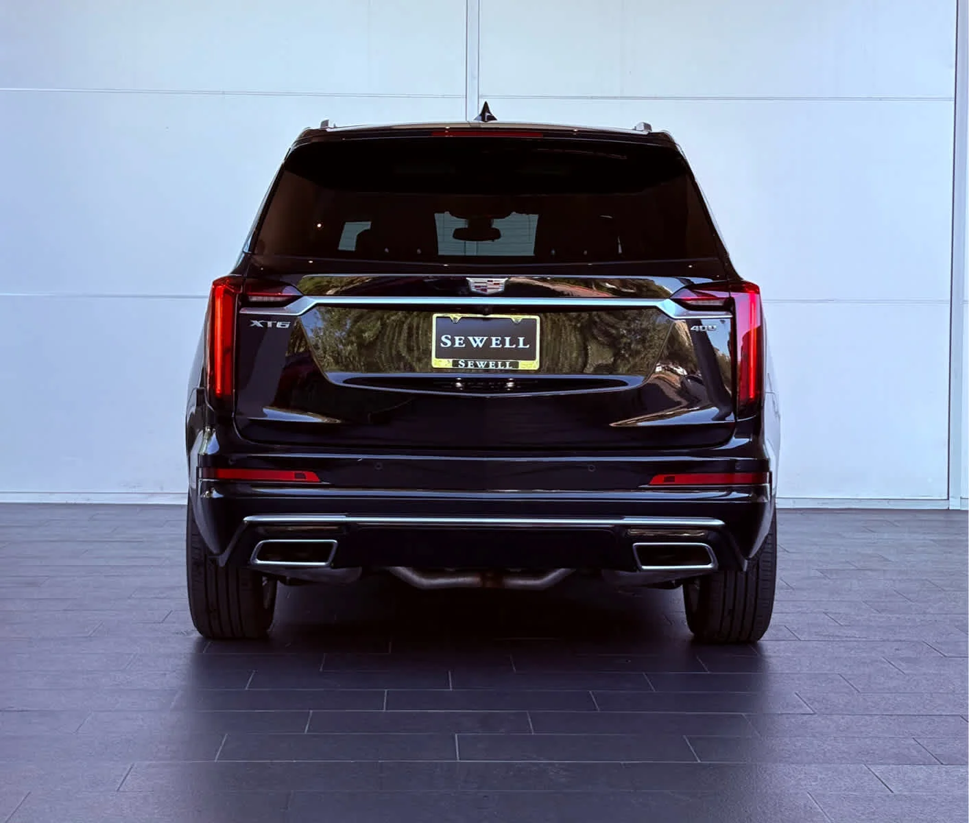Certified Used 2025 Stellar Black Metallic Cadillac Premium Luxury image 5