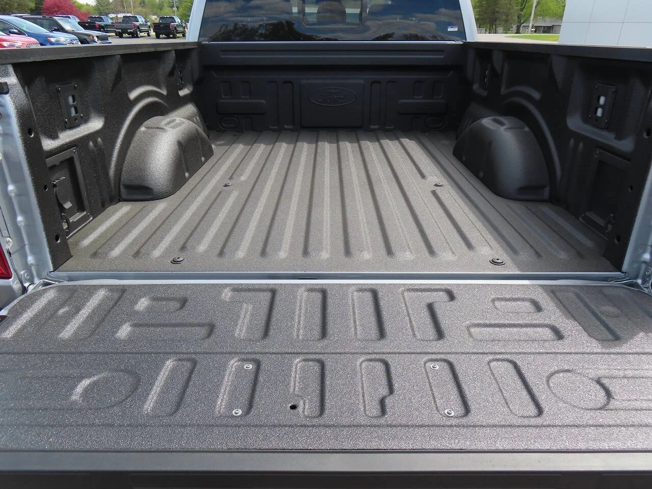 New 2026 Iconic Silver Metallic Ford XLT image 7