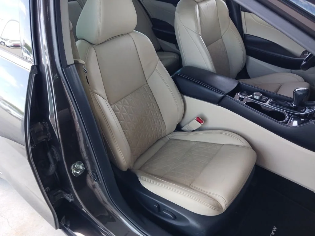 Used 2017 Brown Nissan Platinum image 23