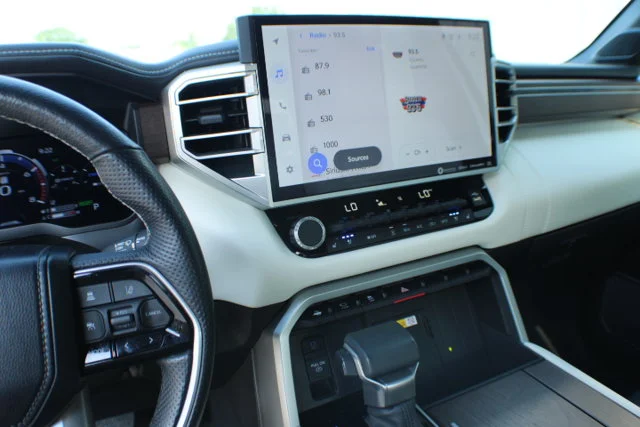 Used 2024  Toyota Capstone Hybrid image 12